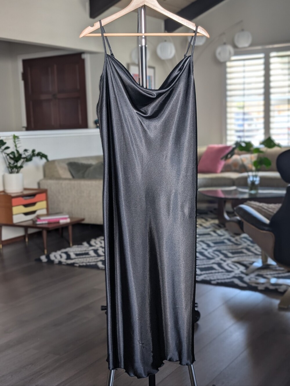 bebe Satin Cowl Neck Bias Cut Midi Slip Dress in Black Size Large EUC